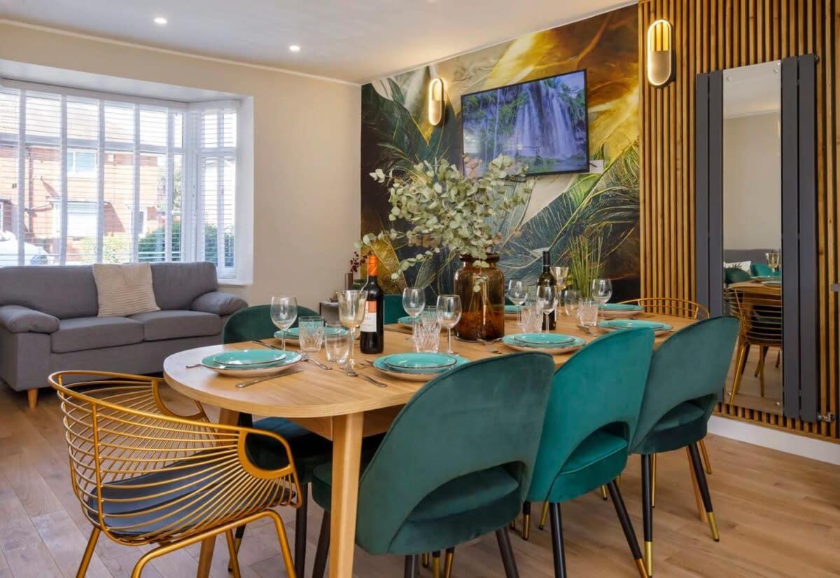 The Dodsworth Modern 4 Bedroom House, Sleeps 8 Йорк Екстериор снимка